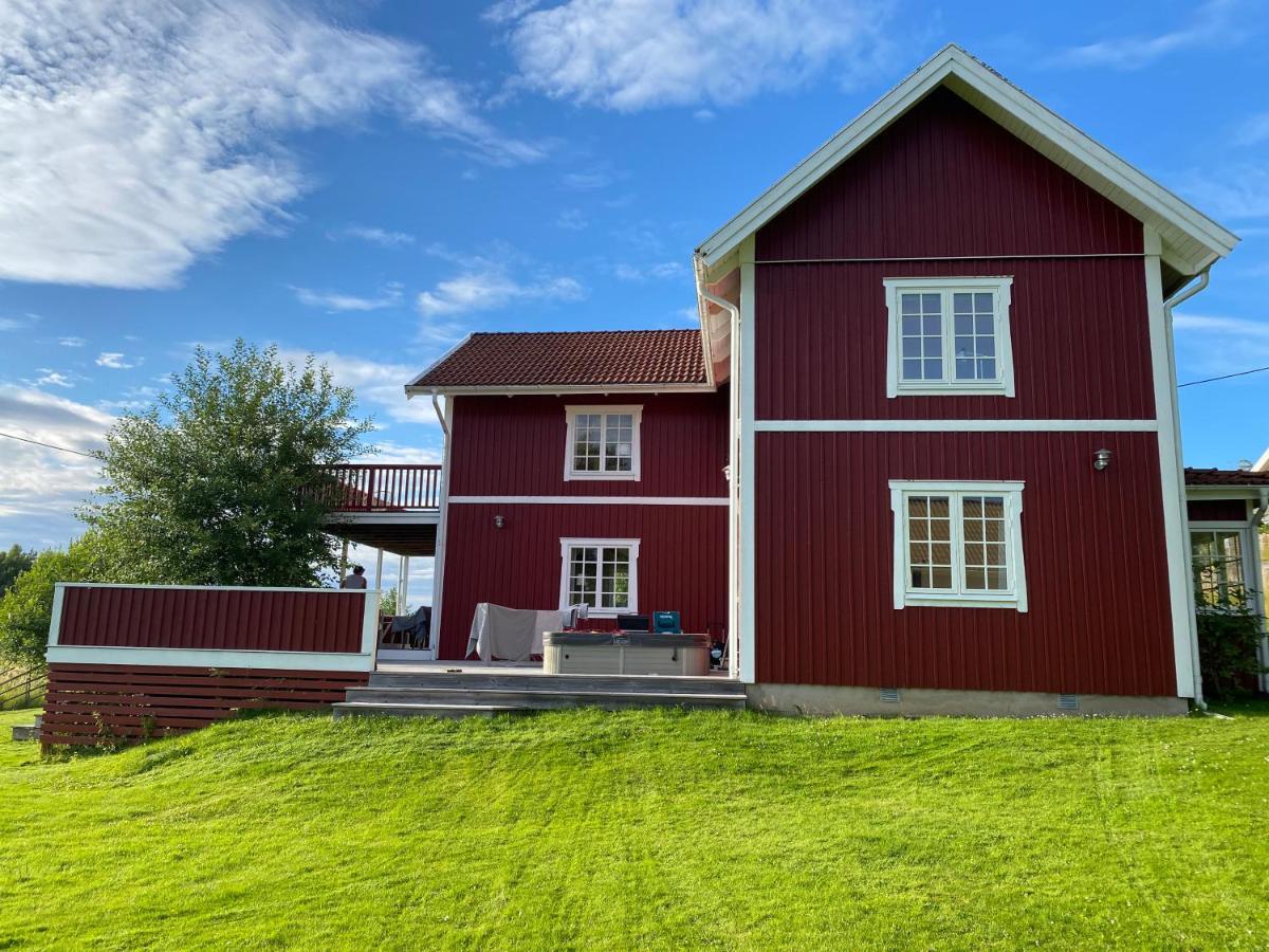 Charming Villa At Askersund Golf Resort Ammeberg Экстерьер фото